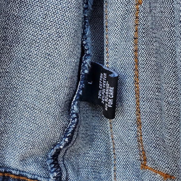 Denim Cropped Vest - Picture 4 of 4